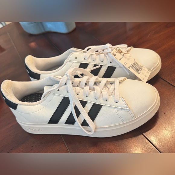 NEW Adidas Grand Court 2.0 Sneaker - Womens 8.5 US Black White Stripe - Picture 6 of 6